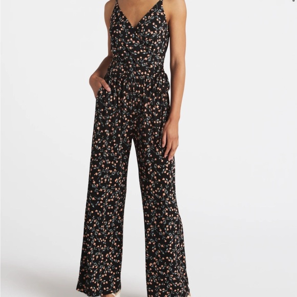 Kaleigh Women’s Black Floral Jumpsuit - Picture 5 of 11